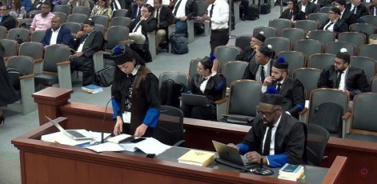 La directora de Persecución del Ministerio Público, Yeni Berenice Reynoso, acusó distintos abogados de las defensas y empresas implicadas en el caso Medusa, de estar siendo pagados por el exprocurador de la República, Jean Alain Rodríguez, para dilatar el juicio preliminar y así evitar que el órgano acusador concluya con la lectura del expediente.