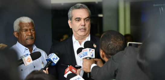 Los hechos delictivos concernientes a robos, heridos y homicidios han registrado una disminución en los últimos seis meses, según un informe preliminar leído por el ministro de la Presidencia, Joel Santos.