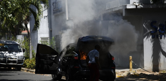 Disturbios entre policías y miembros del PLD