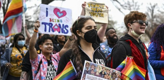 Partidarios de los derechos LGBTQA+ marchan desde Union Station hacia Capitol Hill en Washington, DC el 31 de marzo de 2023.
ANDRÉS CABALLERO-REYNOLDS / AFP