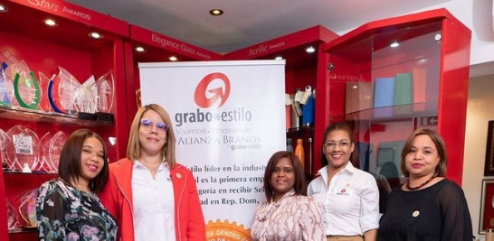 800x600 Verónica Martínez, Samaria Sosa, Lidia Gómez, Karina Casado y Sugelen Beltre.