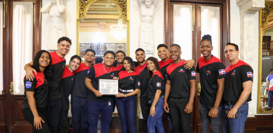 Estudiantes dominicanos ganadores de concurso NASA