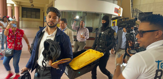 El Ministerio Público junto a la Dirección Nacional de Control de Drogas (DNCD) y Policía Nacional, pusieron en marcha este martes la Operación Halcón IV que persigue varias organizaciones del crimen organizado, cuyos miembros son investigados por asesinatos y narcotráfico.