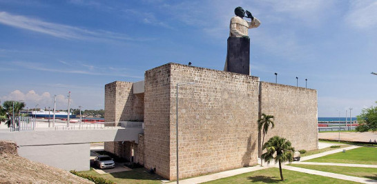 México fue quien donó a la República Dominicana la estatua de Fray Antonio de Montesino en el año 1982.