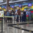 Los retrasos también son ocasionados por los registros de las agencias de seguridad e inmigración en la terminal.rafael castro/ld