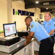 Técnicos durante la evaluación en el Aeropuerto de Punta Cana.