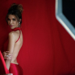La modelo transgénero venezolana Sofía Salomón -quien aspira a ser la primera mujer transgénero en competir en Miss Venezuela- posa durante una sesión de fotos en un estudio en Caracas el 20 de mayo de 2023. En un país con siete "reinas" de Miss Universo y seis Miss Mundo , el concurso de belleza 'Miss Venezuela' sigue paralizando a millones frente al televisor, y Salomon espera que este "eco" le dé "visibilidad" a las personas transgénero en una sociedad muy conservadora. (Foto de Federico PARRA / AFP)
