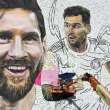 El artista argentino Maximiliano Bagnasco pinta un mural gigante de la estrella internacional de fútbol Lionel Messi en Wynwood, el distrito artístico de Miami, en Miami, Florida, el 10 de julio de 2023.