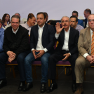 José Ramón Fadul, Francisco Javier García, Abel Martínez, Danilo Medina y Charlie Mariotti en una reunión del comité central.