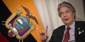 El presidente de Ecuador, Guillermo Lasso, habla en entrevista con EFE en el hotel Golden Tulip de Brasilia (Brasil). EFE/André Coelho