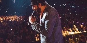 Cantautor dominicano Juan Luis Guerra en concierto