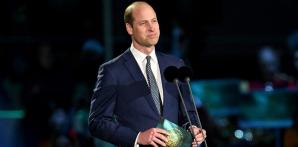 El príncipe Guillermo de Gales habla en el escenario del Castillo de Windsor durante el Concierto de la Coronación, en Windsor, al oeste de Londres, el 7 de mayo de 2023.