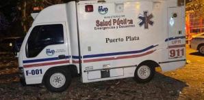 Ambulancia chocada por empleado de hospital de Puerto Plata contra sargento de la PN