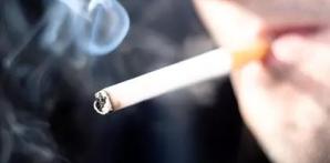 Uno de los datos "más preocupantes" para estos oncólogos es que más de 700.000 jóvenes de 14 a 24 años fuman.