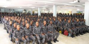 Encuentro con 400 nuevos agentes, quienes serán distribuidos a las diferentes dotaciones regionales a nivel nacional.