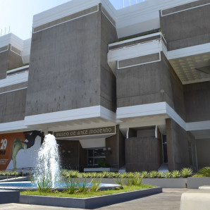 Fachada del Museo de Arte Moderno, en la Plaza de la Cultura. © Yaniris López / LD