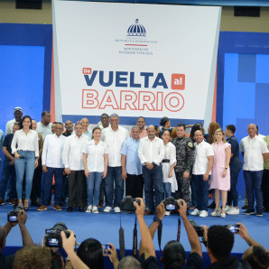 Figuras del deporte, el arte y otras labores donde se han destacado, volvieron al barrio con el ministro de Interior y Policía para promover valores en la juventud.