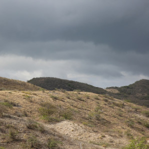 Vista del Cerro de los cacheos, en la provincia de Azua
