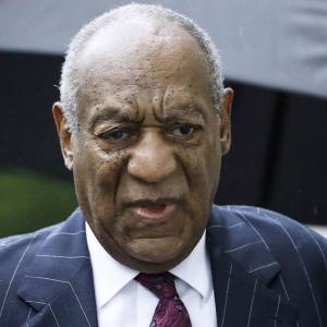 Bill Cosby llega a una audiencia de sentencia luego de su condena por agresión sexual en el juzgado del condado de Montgomery en Norristown Pensilvania.