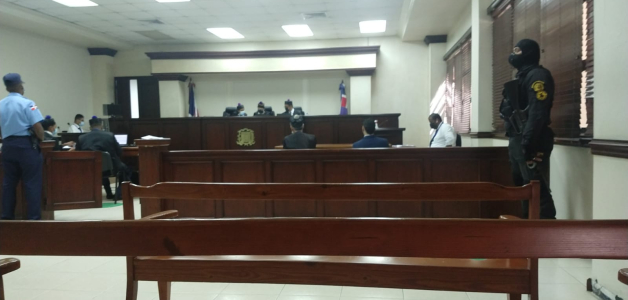 Dos hombres fueron condenados a 40 años de cárcel por cometer crímenes luego de atracar a sus víctimas.