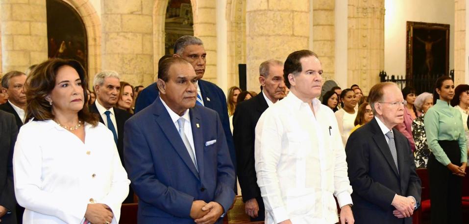 Gema HIdalgo de Vargas, Miguel Franjul, Manuel Corripio y José Luis Corripio Estrada.