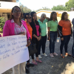 Maestros protestan por terminación de comedor y centros educativos en Santiago