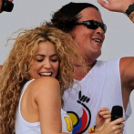 Carlos Vives le regala la canción 