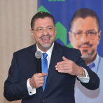 Encuesta da ventaja de 10 puntos a economista Chaves rumbo a segunda ronda en Costa Rica
