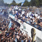 Selección argentina se ve forzada a sobrevolar mar de gente