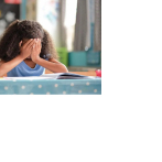 Denuncian discriminación a niña por peinado afro en escuela pública de Panamá