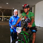En carro, bus o bici, izquierdistas viajan a Brasilia para investidura de Lula