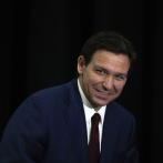 DeSantis firma ley que dificulta establecimiento de inmigrantes en Florida