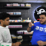 Los “vaperos” acusan a las tiendas ilegales de dañar el negocio