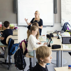 En Suecia las escuelas cambian: obvian el uso de las pantallas y regresan a libros de texto
