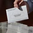 Abren los centros para votar en las elecciones municipales y regionales en España