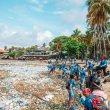 Entidades se unen para limpiar la Playa de Montesino