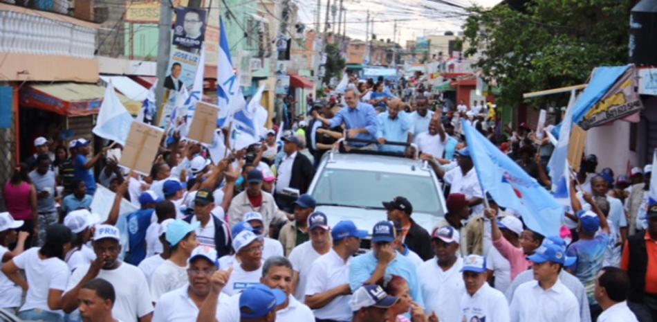 Caravana Luis Abinader Candidato Del Prm Encabezó Ayer Un Recorrido Por Sectores Del 2582