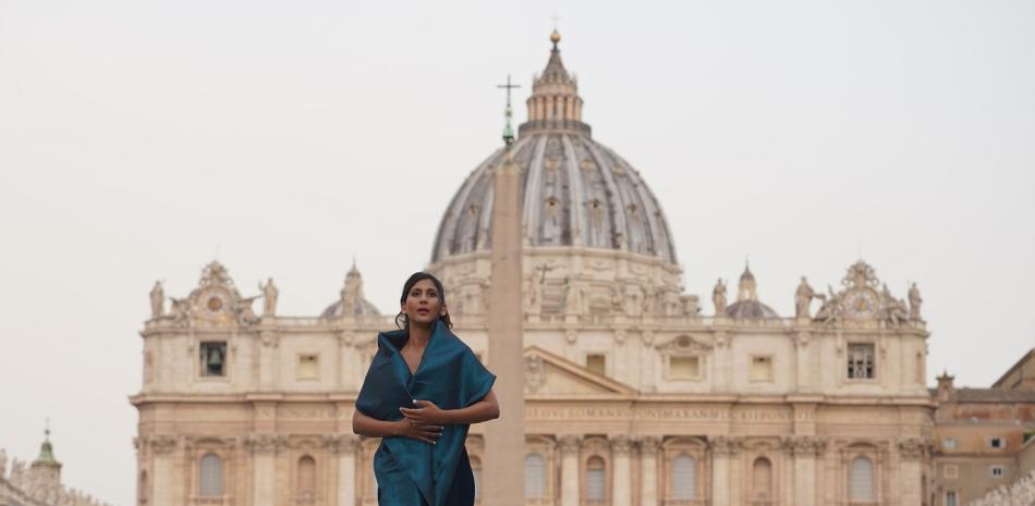 Nathalie Peña Comas grabó el videoclip "Ave María" en las ciudades de Roma y El Vaticano. (Foto: Valerio di Silvestro).