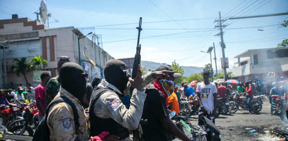 Los tres presuntos pandilleros asesinados habían llegado el pasado viernes a la ciudad distante a dos kilómetros de Pedernales y fueron apresados por la policía hatiana.