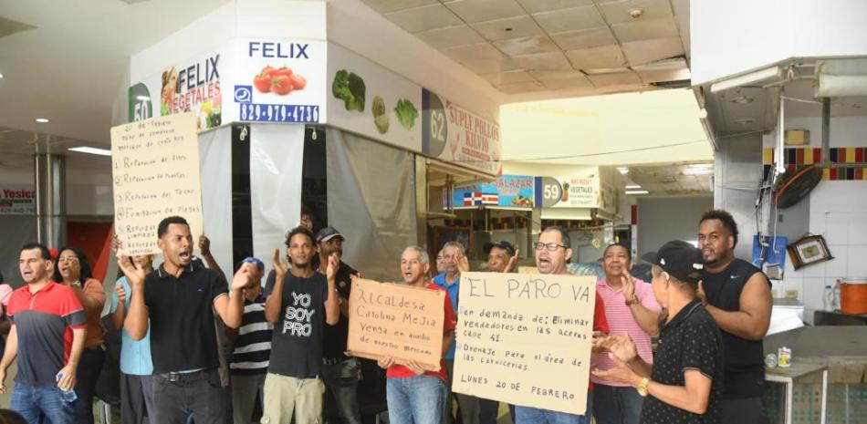 Mercaders realizan proteste en mejoramiento del mercado de Cristo Rey / Raul Asencio