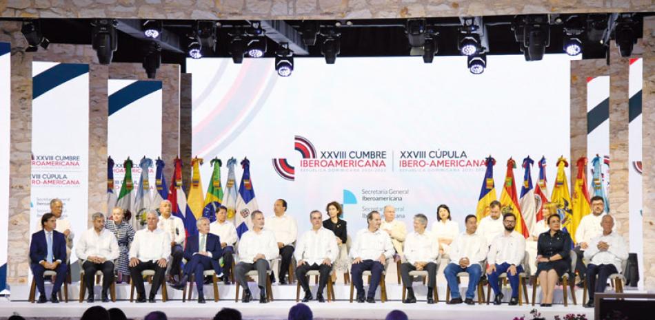 El presidente Luis Abinader inauguró anoche la XXVIIII Cumbre Iberoamericana de Jefas y Jefes de Estado, en la que participan 10 mandatarios y el Rey de España, Felipe VI. Víctor Ramírez