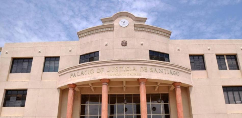 La Fiscalía de Santiago acusa a la red de falsificar documentos juciciales. Listín Diario