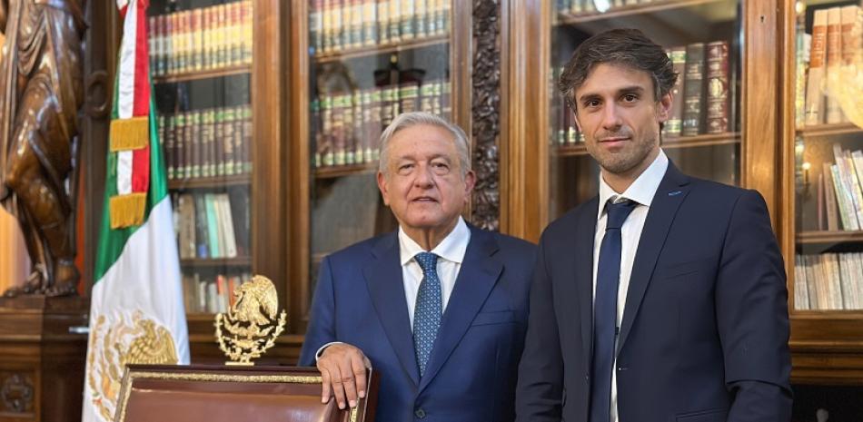 Andrés López Obrador junto a Guido Croxatto. Foto: Twitter