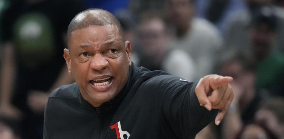 Doc Rivers, entrenador de los 76ers de Filadelfia