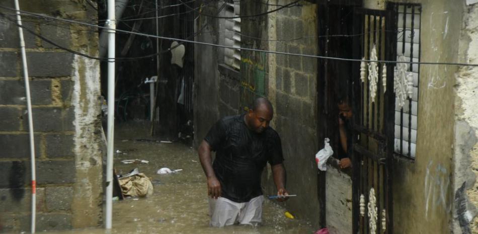 Las lluvias han provocado inundaciones urbanas, afectando principalmente a residentes en barrios marginados.