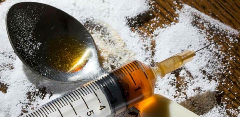 Como droga adictiva, el fentanilo es 50 veces más fuerte que la heroína y muy peligrosa para la salud.