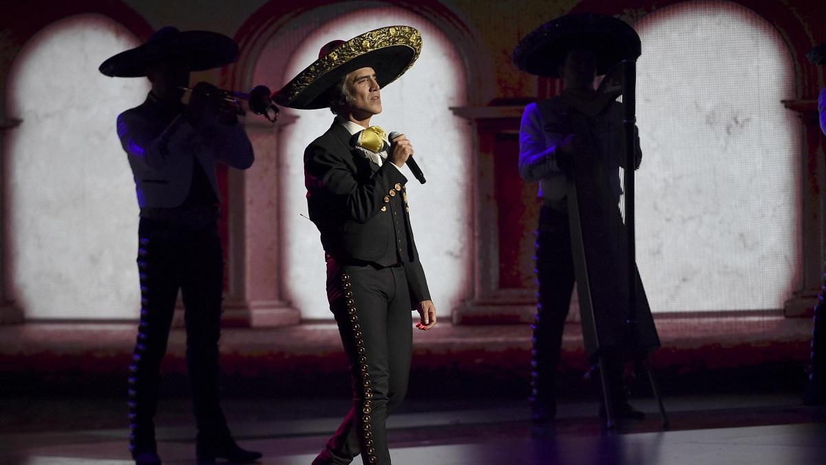 “Alejandro Fernandez sings ‘Madalas’ at the top of his lungs ‘He who repents, leave'”|  Daily list