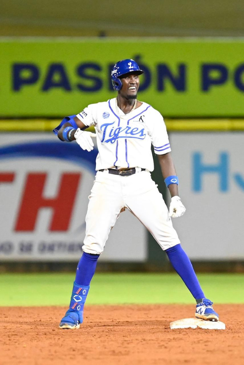 Ronny Mauricio, el Jugador Más Valioso de la final, no ha dado hit en 12 turnos.