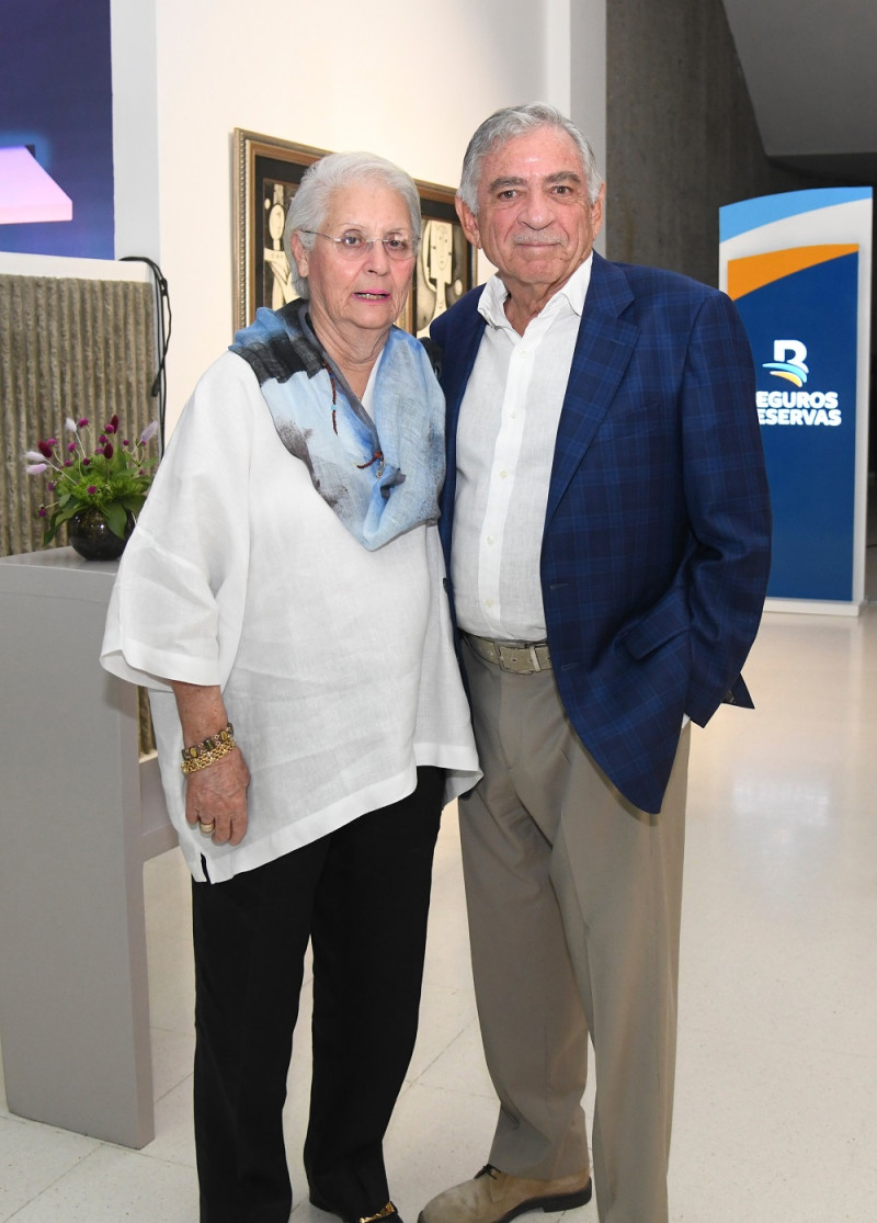 Rosa Margarita Bonetti de Santana y Arturo Santana.