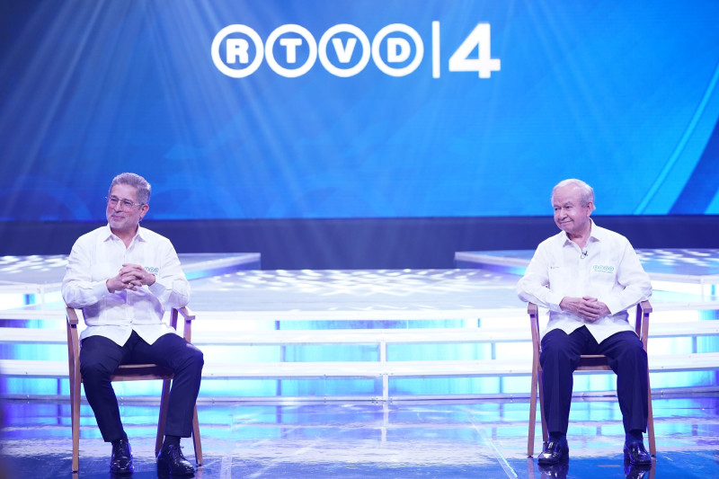 Iván Ruiz y Ellis Pérez durante el lanzamiento de la nueva programación del canal 4 de RTVD.